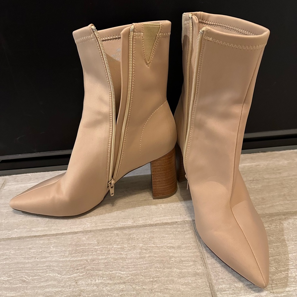 Jeffrey Campbell Coma booties. Size 8. Gently used.